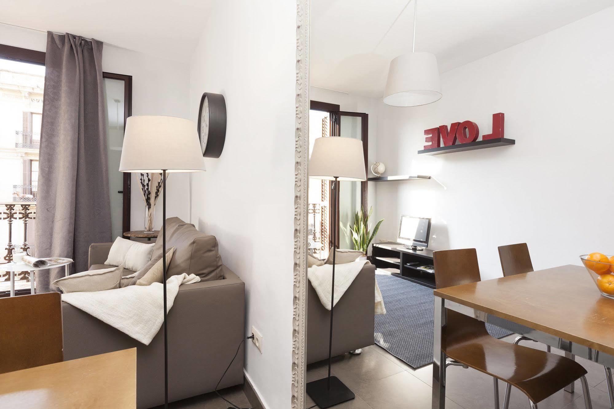 Апартаменти Easy Sleep Gaudi Terrace Барселона Екстер'єр фото